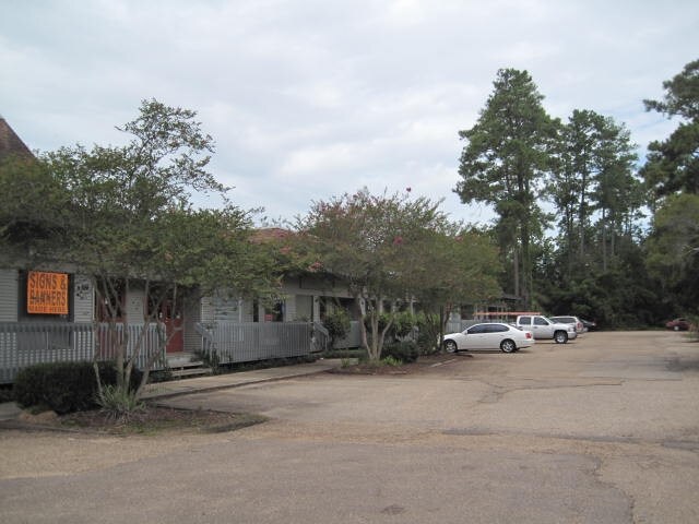 More Photos Of 1800 W Causeway Approach, Mandeville General Retail For Sale