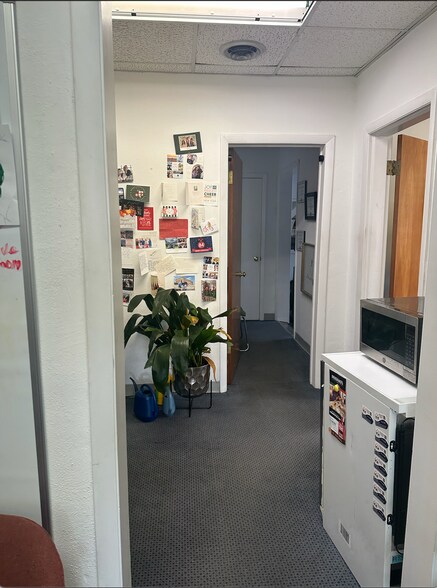 More Photos Of 1611 S Walter Reed Dr, Arlington General Retail For Lease