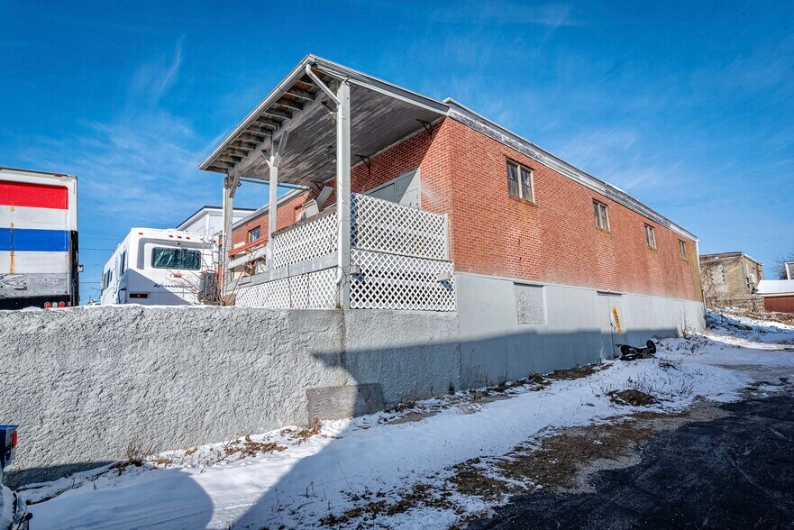 More Photos Of 42-46 Main Rd, Tiverton Storefront Retail Residential For Sale