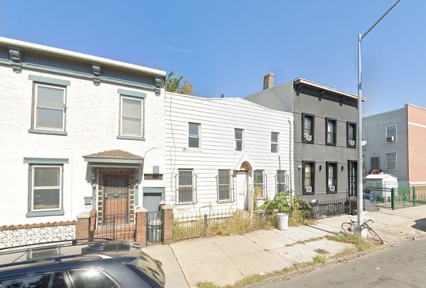 Primary Photo Of 121 Macdougal St, Brooklyn Land For Sale