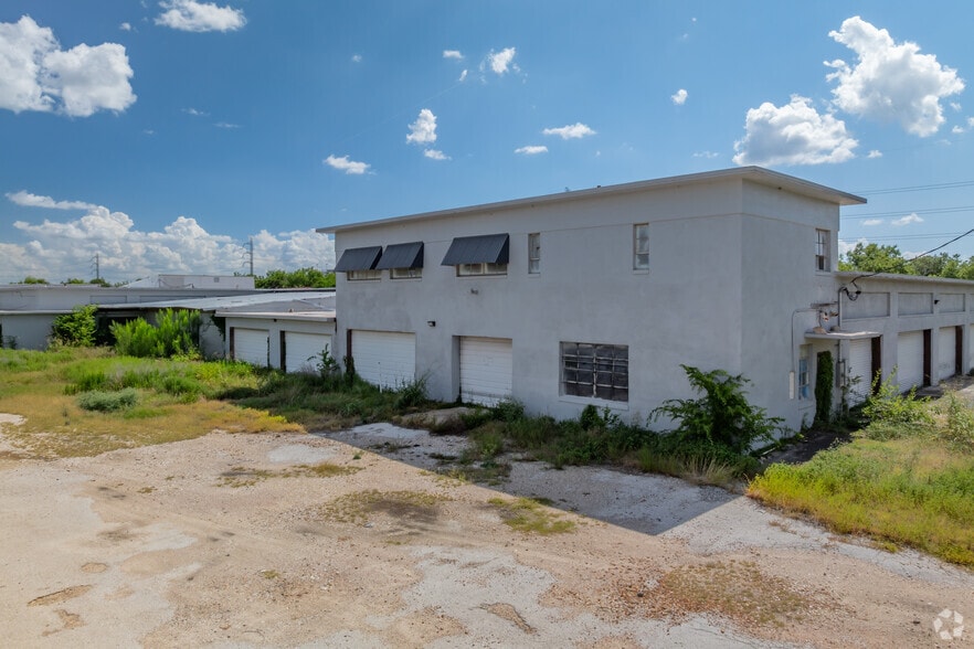 More Photos Of 625 Humble Ave, San Antonio Warehouse For Lease