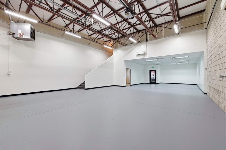 More Photos Of 587-623 Denver Ave, Loveland Flex For Lease