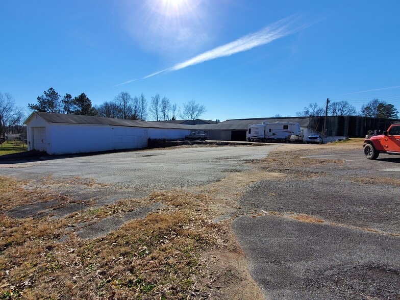 More Photos Of 1408 Glenn Ave, Kannapolis Warehouse For Lease