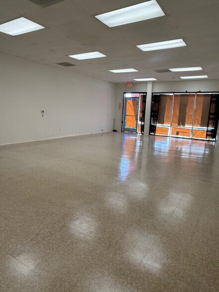 More Photos Of 730-740 N Long Beach Blvd, Long Beach Storefront For Sale