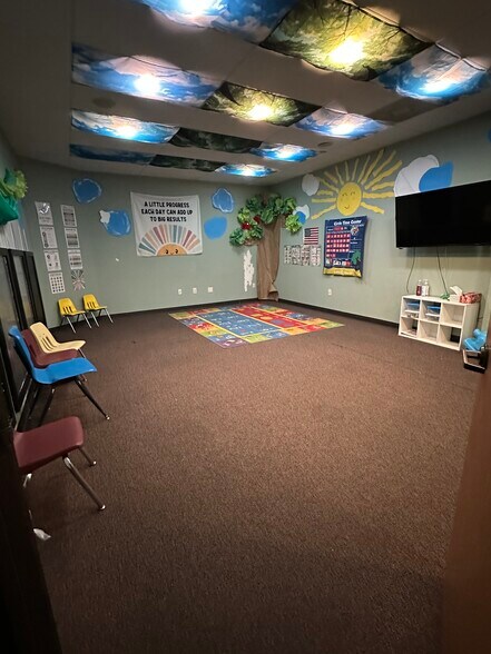More Photos Of 2222 W Hefner Rd, Oklahoma City Storefront Retail Office For Lease