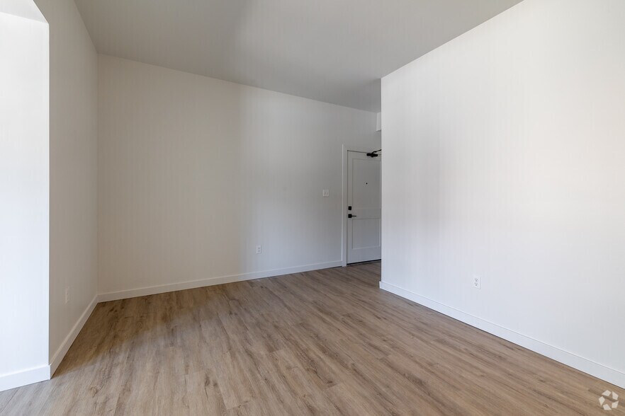 More Photos Of 240 Mack Ave, Detroit Apartments For Sale