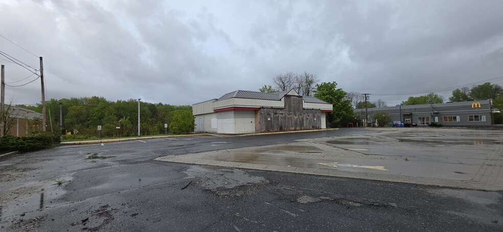 More Photos Of 237 King St, Northampton Service Station For Sale