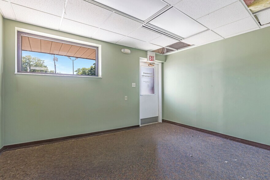 More Photos Of 9030 Montgomery Rd, Cincinnati Medical For Lease