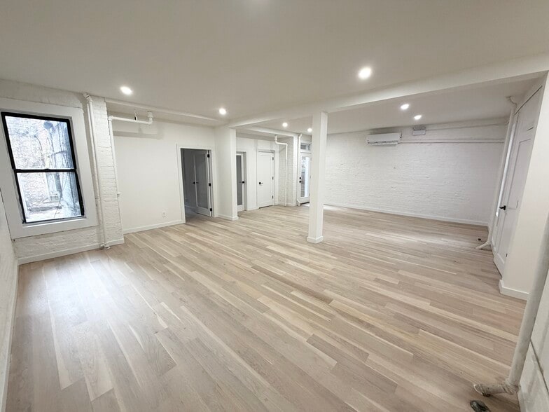 More Photos Of 157 Huron St, Brooklyn Apartments For Lease