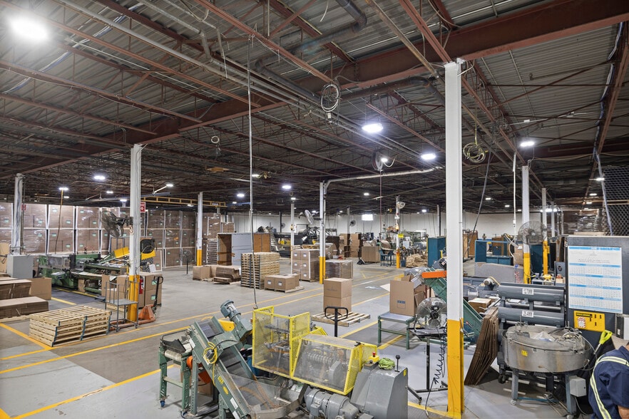More Photos Of 2945 Boul Lemire, Drummondville Manufacturing For Sale