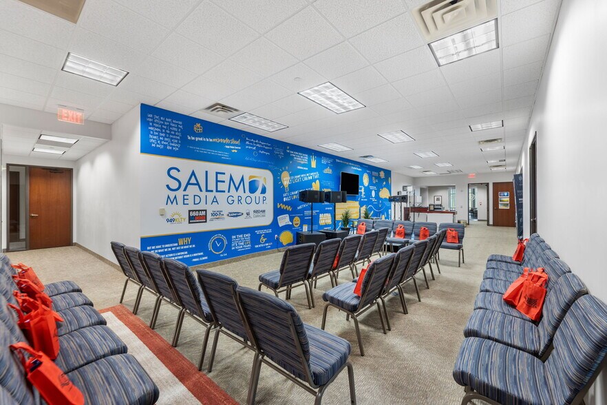 More Photos Of 6400 N Belt Line Rd, Irving Office For Sale