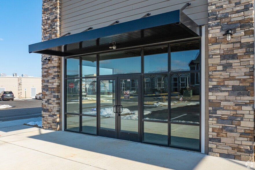 More Photos Of 1601 Lake Seymour Dr, Middletown Storefront Retail Office For Lease