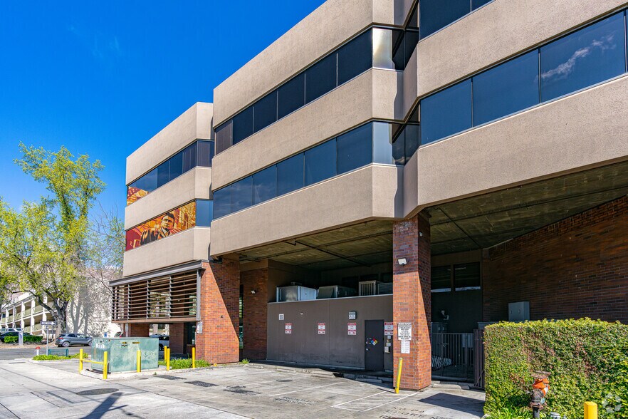 More Photos Of 1600 K St, Sacramento Office For Lease