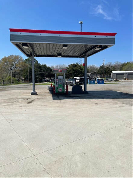 More Photos Of 610 Highway 270, Krebs Convenience Store For Sale