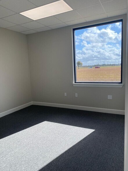 More Photos Of 25145 Star Lane, Katy Medical For Lease