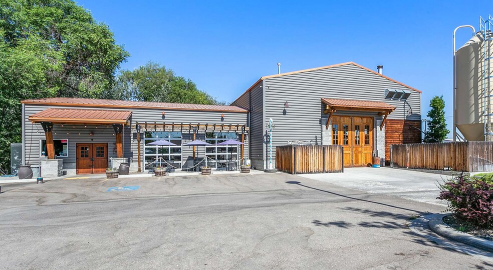 Primary Photo Of 9719 W Chinden Blvd, Garden City Restaurant For Sale