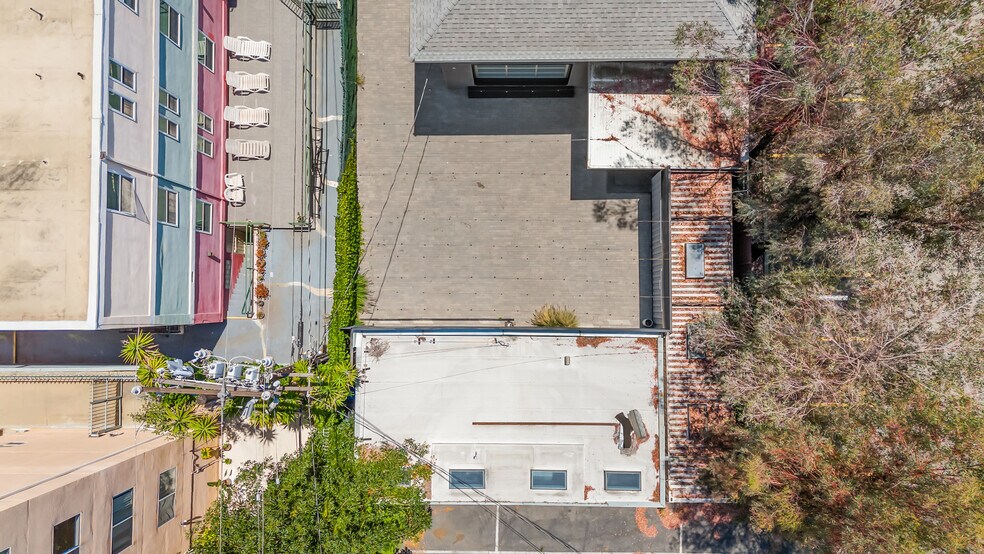 More Photos Of 7065 Lexington Ave, West Hollywood Loft Creative Space For Sale