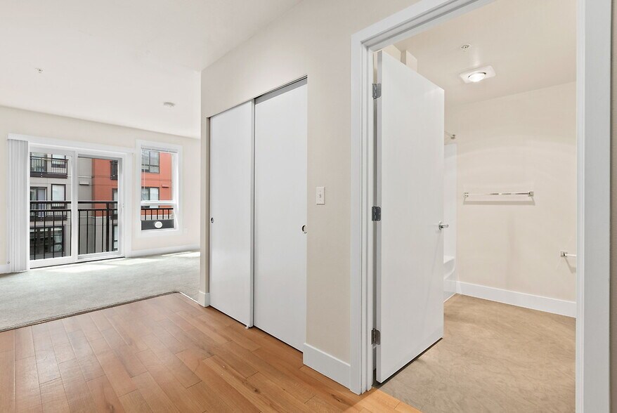 More Photos Of 523 Broadway E, Seattle Apartments For Lease