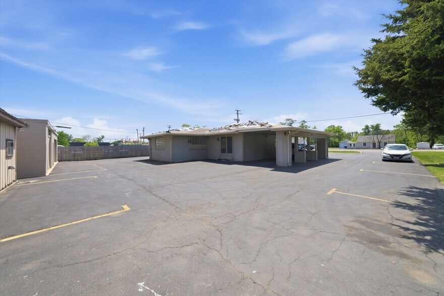 More Photos Of 2304 Plainfield Rd, Crest Hill Medical For Sale