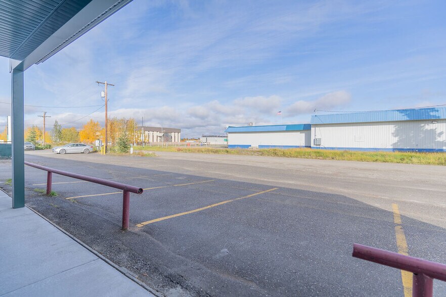 More Photos Of 3225 S Cushman St, Fairbanks Storefront For Sale