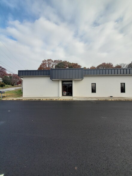 Primary Photo Of 3361 Melrose Ave NW, Roanoke Flex For Lease