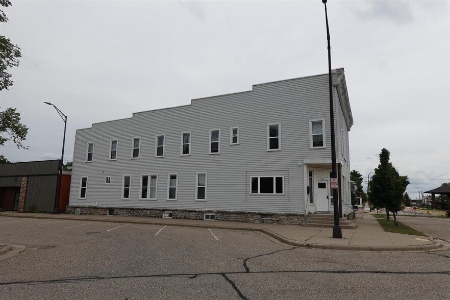 Primary Photo Of 1700 Monroe St, Stevens Point Apartments For Sale