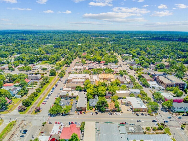 More Photos Of 117 S Cedar St, Summerville Office For Lease