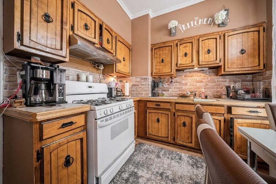 More Photos Of 274 Centre Ave, Secaucus Storefront Retail Residential For Sale