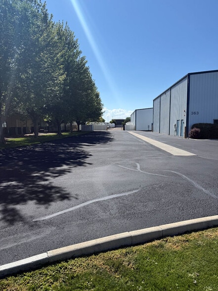 More Photos Of 363 N Linder Rd, Meridian Warehouse For Sale