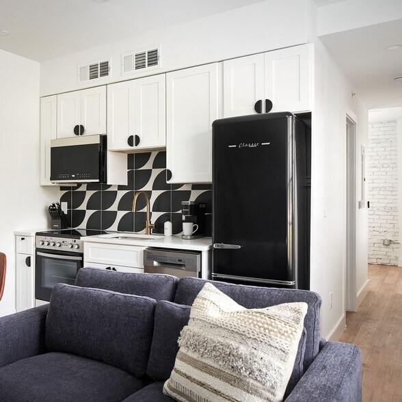 More Photos Of 1460 Peachtree St NW, Atlanta Apartments For Sale