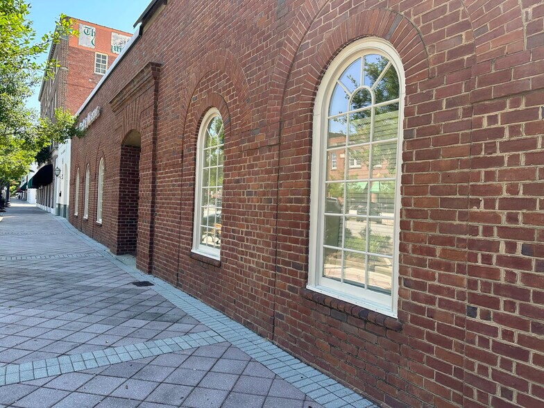 More Photos Of 25 N Main St, Moultrie Office For Sale