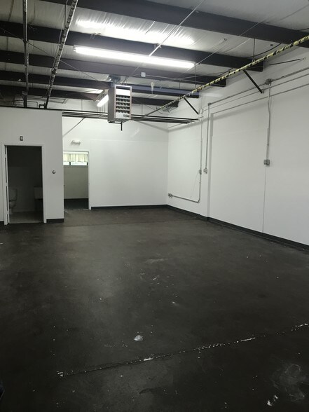More Photos Of 280-284 Quarry Rd, Milford Light Distribution For Lease