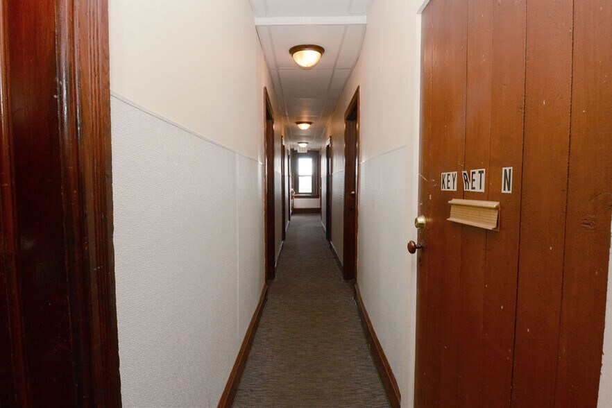 More Photos Of 101 S Main St, Richlandtown Restaurant For Sale