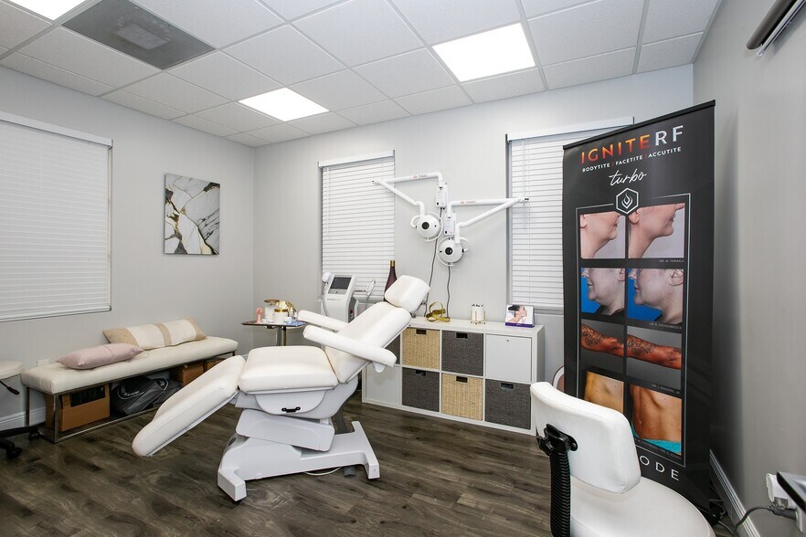 More Photos Of 5451 N University Dr, Coral Springs Office For Sale