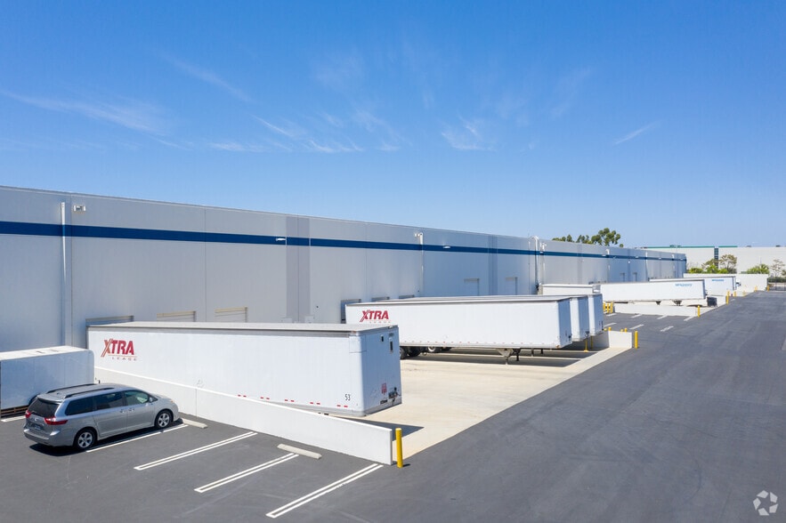More Photos Of 20100-20200 S Western Ave, Torrance Warehouse For Lease