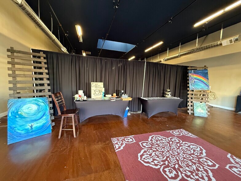 More Photos Of 137 N L St, Dinuba Storefront Retail Residential For Sale