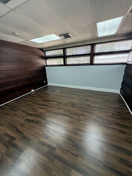 More Photos Of 1125 NE 125th St, North Miami Office For Lease