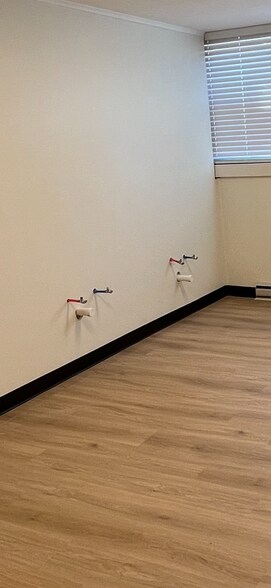 More Photos Of 357 E Center St, Manchester Office For Lease