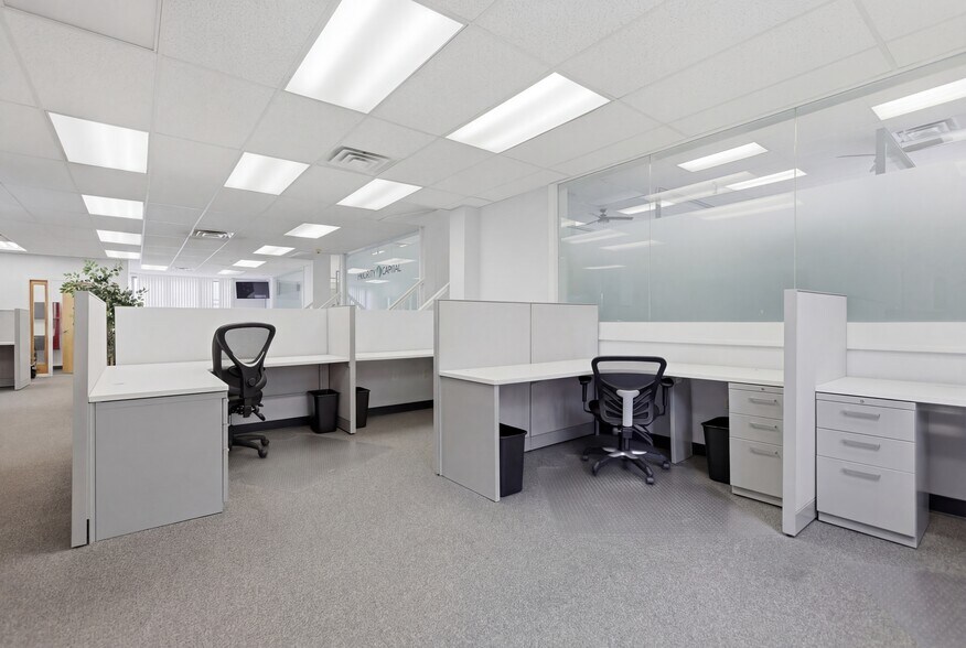 More Photos Of 174 Green St, Melrose Office For Sale