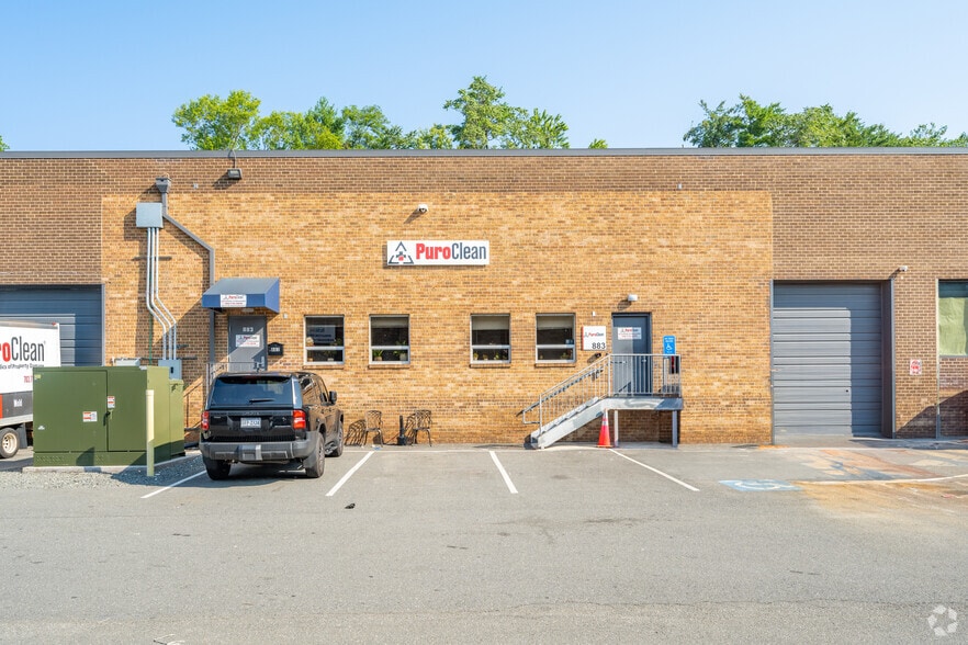 More Photos Of 901-929 S Pickett St, Alexandria Unknown For Lease