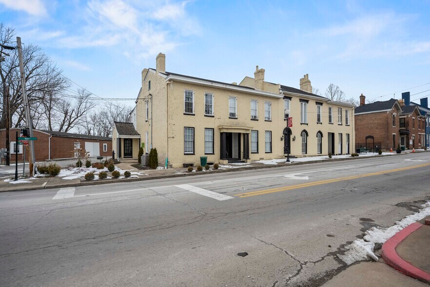 More Photos Of 217-221 S Main St, Cynthiana Apartments For Sale