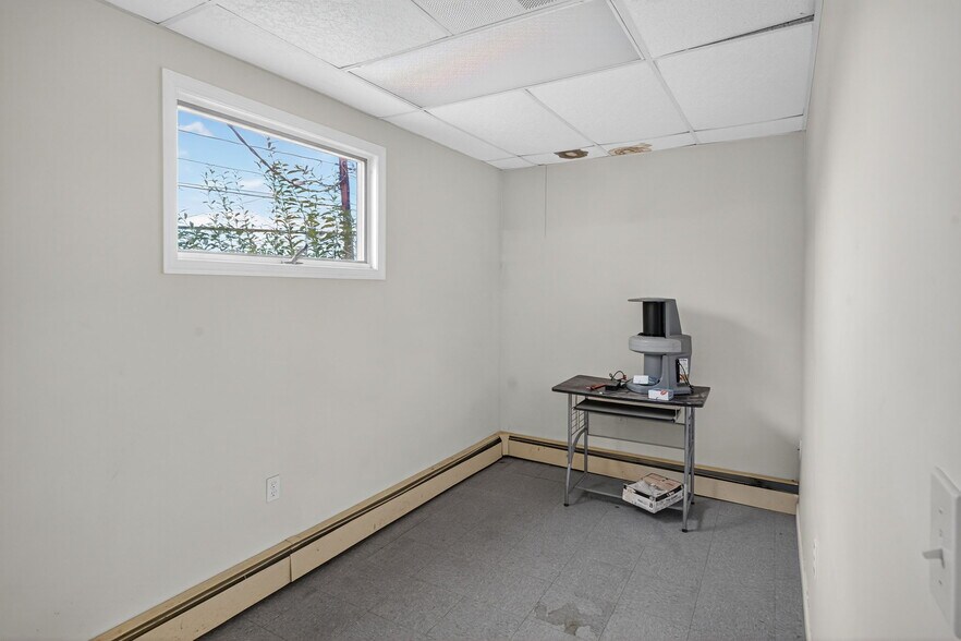 More Photos Of 1106 Broadway, Fountain Hill Office Residential For Sale