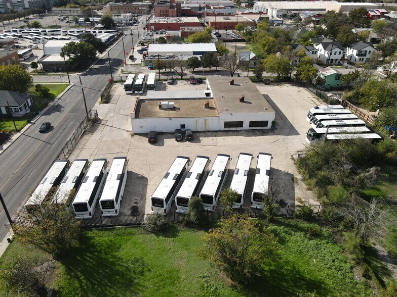 More Photos Of 1505 E Houston St, San Antonio Truck Terminal For Lease
