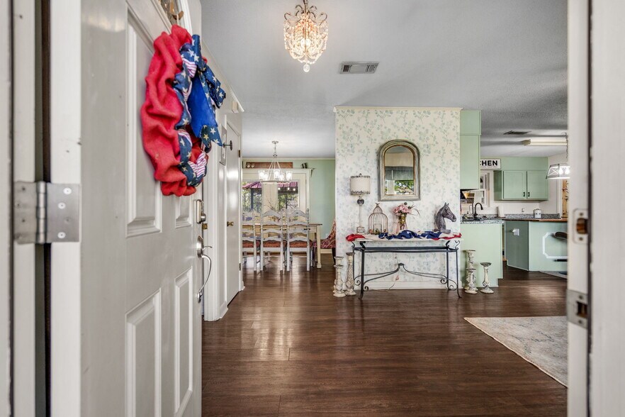 More Photos Of 695 Blue Jay Rd, Rincon General Retail For Sale