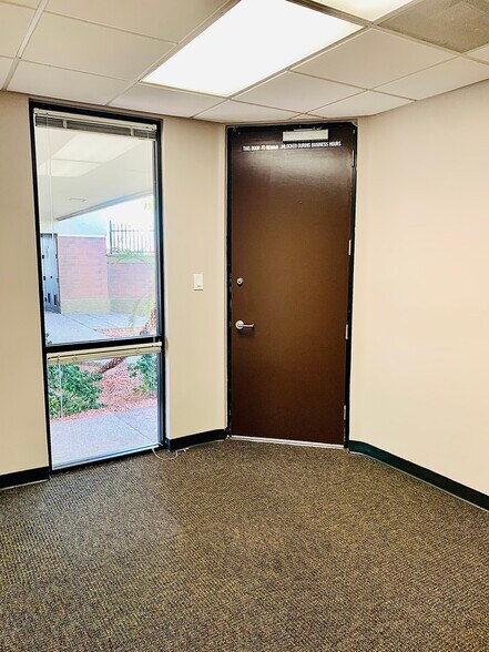 More Photos Of 5700 W Olive Ave, Glendale Medical For Lease