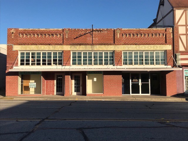 More Photos Of 1215 Sam Houston Ave, Huntsville Storefront Retail Office For Lease