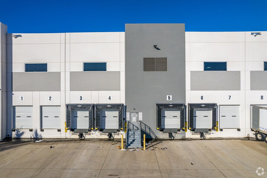 More Photos Of 2800 Market St, Irving Distribution For Lease