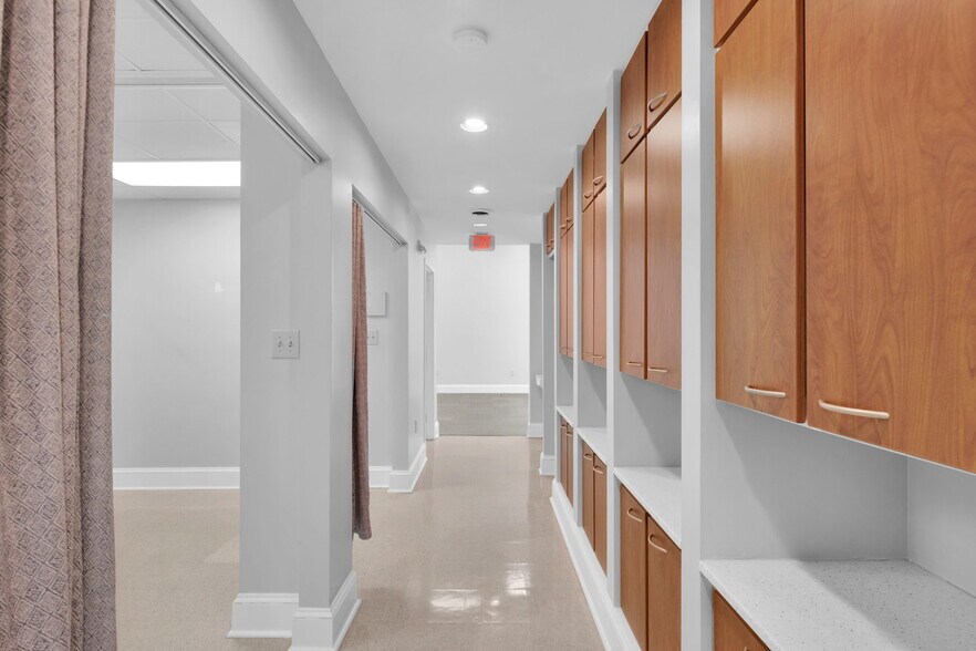 More Photos Of 1201-1203 Colonial Commons Ct, Lancaster Medical For Lease