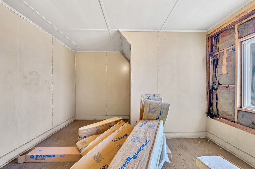 More Photos Of 1813 Main St, Blakely Office For Sale