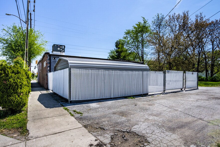 More Photos Of 502 S Keystone Ave, Indianapolis Light Manufacturing For Lease